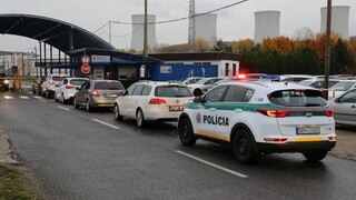 NAKA udrela v jadrovej elektrárni, vyviedla dvoch zadržaných