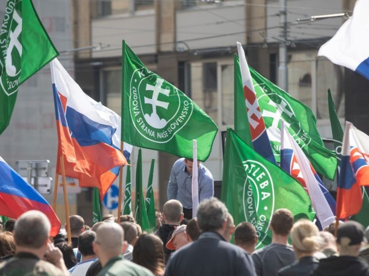 Kotlebovci podpísali dohodu o spolupráci so štyrmi stranami