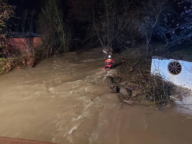 Rozvodnená rieka strhla tri ženy. Jednu našla polícia mŕtvu