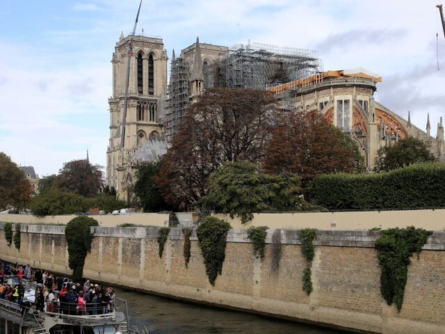 Pôvodný alebo moderný vzhľad? Hádajú sa o podobu Notre-Dame