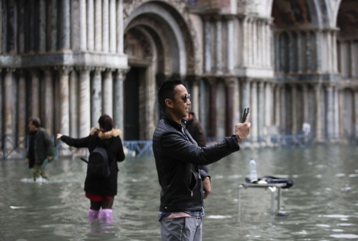 italy-venice-flooding-37545-32ca29ab1463491388e225ab260efc42_d1fbb0a7.jpg