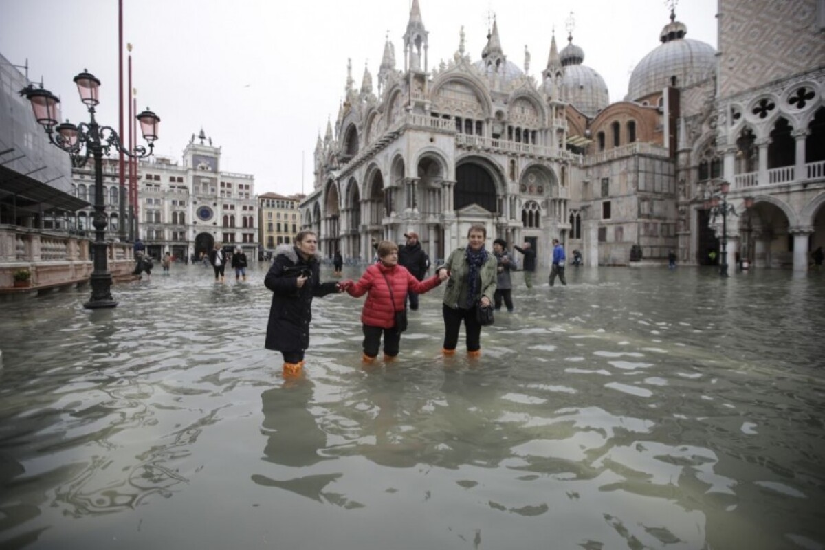 italy-venice-flooding-86140-e56ca60b26344e5c9be7195813208255_9c58f8d1.jpg