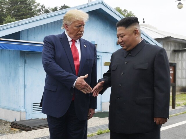 Besný pes, ktorého treba ubiť. KĽDR útočí na Trumpovho soka