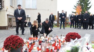Fotogaléria: Prezidentka i premiér si uctili pamiatku obetí nehody