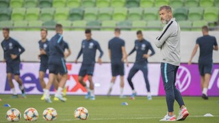 Slováci sú pripravení na všetko, zápas je v ohrození pre dážď