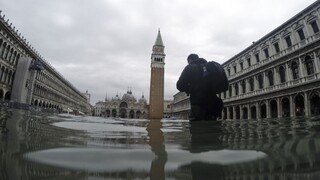 Záplavy neustupujú, Benátky sa pripravujú na ďalšiu vodu