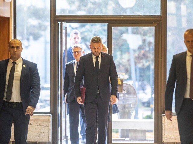 Podľa premiéra moratórium neprejde, hovoril aj o poste šéfa Smeru