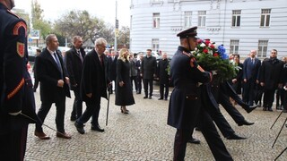 Z. Čaputová a M. Zeman položili vence k pamätnej tabuli