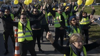 Výročné protesty žltých viest sprevádzali násilnosti