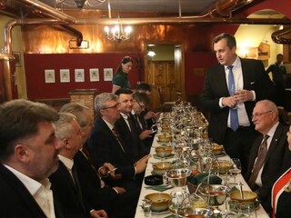 Danko sa stretol so Zemanom, daroval mu list písaný Churchillom