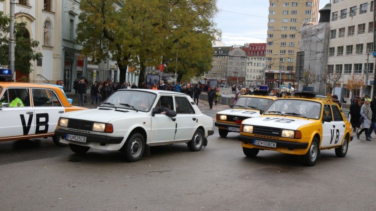 V Bratislave zasiahla Verejná bezpečnosť, predviedli aj zbrane
