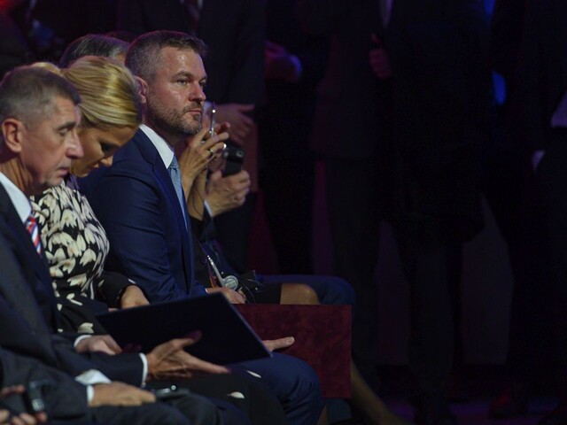 Premiéri V4 sa na Devíne zúčastnili pietneho aktu kladenia vencov