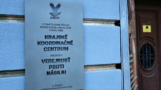 Banská Bystrica vzdala poctu VPN, odhalila jej pamätnú tabuľu