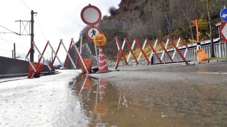 Záplavy, zosuvy pôdy, lavíny. Rakúsko je pod paľbou počasia