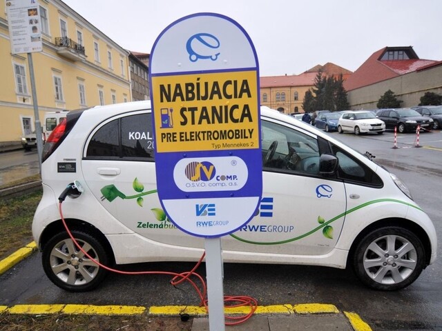 Štátne dotácie na elektromobily spustia v decembri