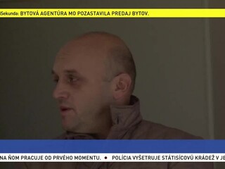 Začal sa súd s policajtom, ktorý strieľal na mladíka v aute