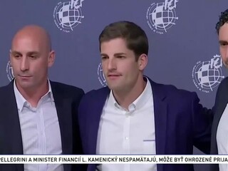 Tréner Rumunov Contra sa po prehre rozhodol pre rezignáciu