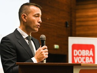 K Lex Haščák majú druckerovci výhrady. Mostu dali košom