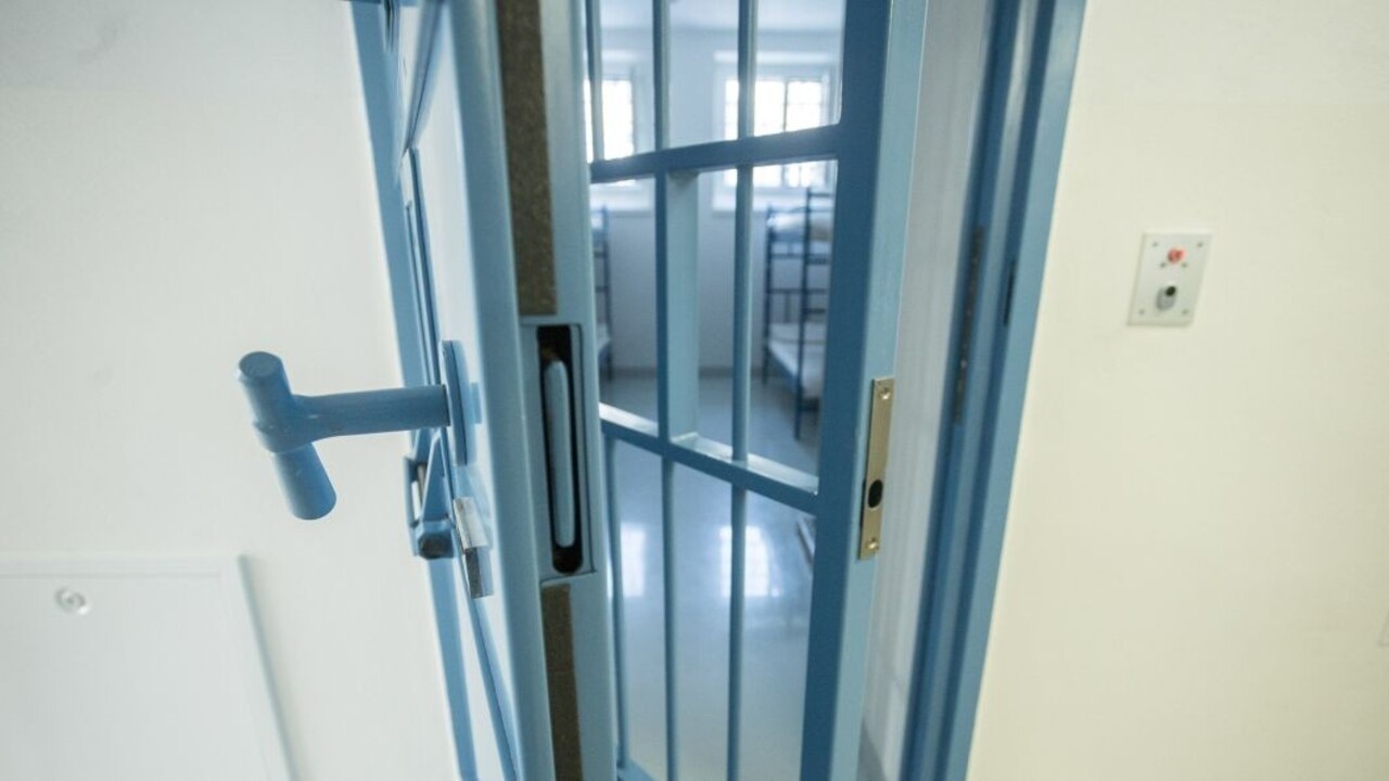 Po Gajdošovi a Sakovej žiada viac peňazí na platy aj Gál