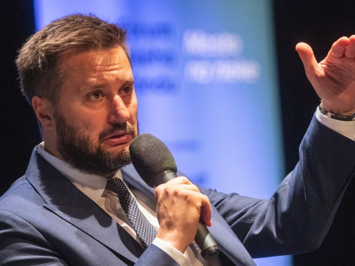 Bratislavskému primátorovi zvýšili plat. Poslanec vysvetlil, prečo