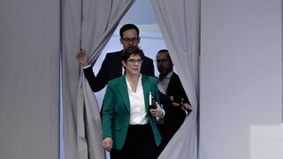 Kramp-Karrenbauerová je pripravená rezignovať, vyhlásila to na zjazde CDU