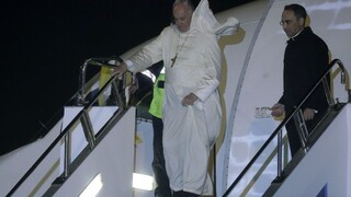Pápež priletel do Japonska, chce podporiť jadrové odzbrojenie
