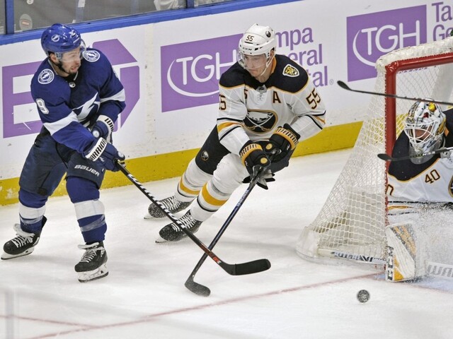 NHL: Tampa zvládla Buffalo. Černák spôsobil Dahlinovi otras mozgu