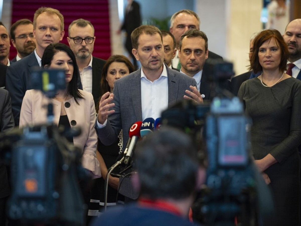 Opozícia reaguje na predĺženie moratória: Na rade je Ústavný súd