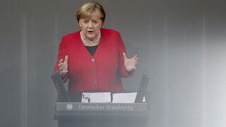 NATO treba udržať za každú cenu, inak sa podľa Merkelovej neubránime