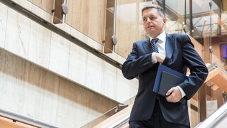 Bankový odvod? Áno, ale len na budúci rok, myslí si Kažimír