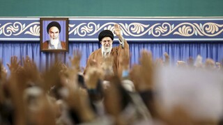Ajatolláh nazval protesty v Iráne sprisahaním, ukázal na USA
