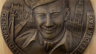 Zostreľoval aj strely V-1. Pred 75 rokmi zahynulo naše letecké eso