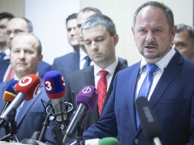 Maďarské strany podpísali memorandum, povedie ich Bárdos