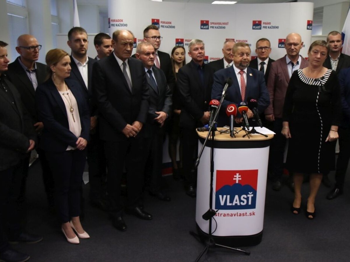 Primátor či bývalý veľvyslanec. Harabin predstavil kandidátku