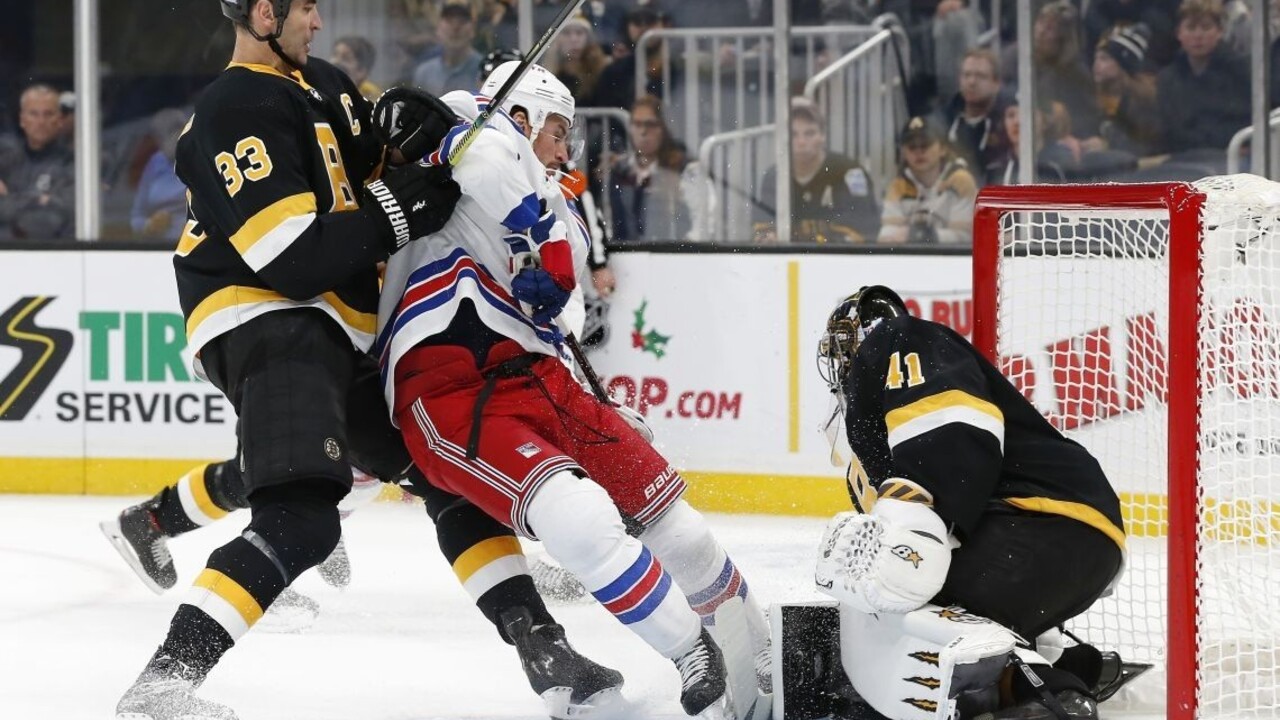 NHL: Halák asistoval pri víťaznom góle Bostonu v predĺžení