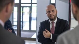 Naď si prevzal zrušenie svojho obvinenia. Bola to pomsta, tvrdí