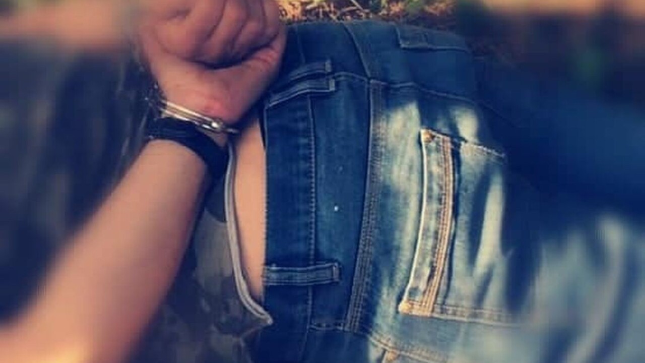 Donútil muža kopať si hrob polievkovou lyžicou, do väzenia nejde