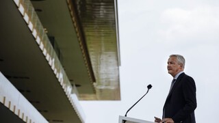 USA hrozia EÚ ešte vyššími clami, Francúzi chcú protireakciu