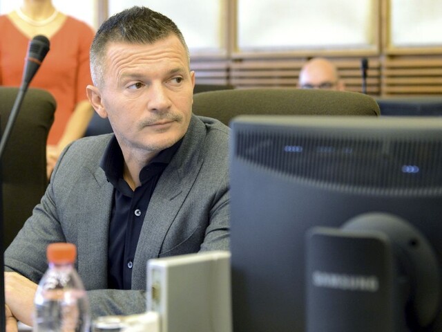 Počiatek prehovoril o nahrávke, je pravá. Zlyhal, tvrdí Kamenický