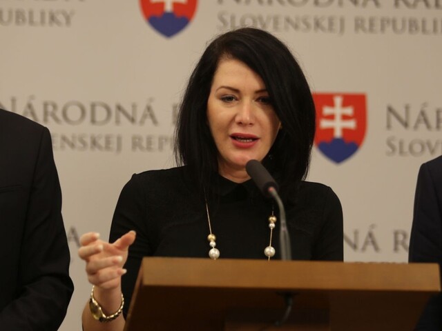 Nestiahnite reformu nemocníc z hlasovania, žiada Cigániková