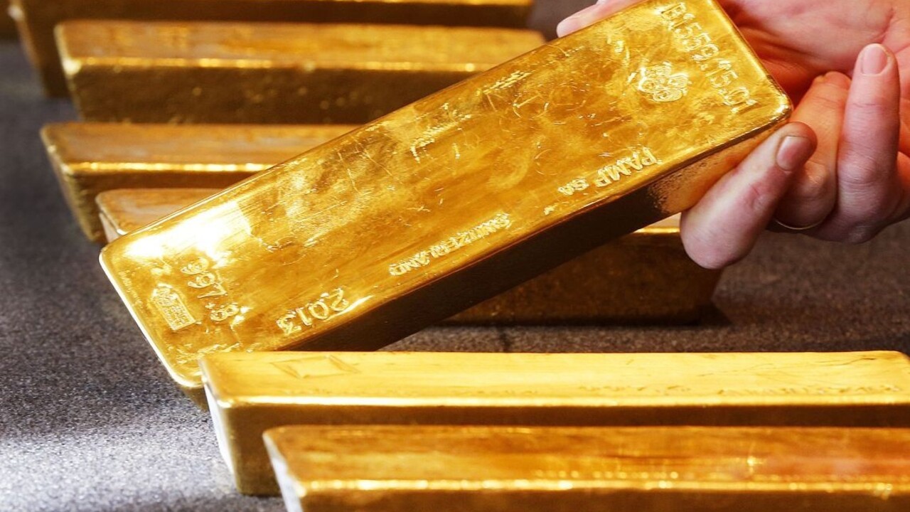 Počas prísne stráženej tajnej operácie previezli vyše sto ton zlata