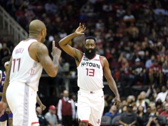 NBA: Houston triumfoval nad Phoenixom, opäť pomohol Harden