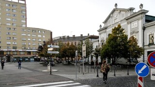 Na bratislavskom námestí po napadnutí zomrel muž, hľadajú svedkov