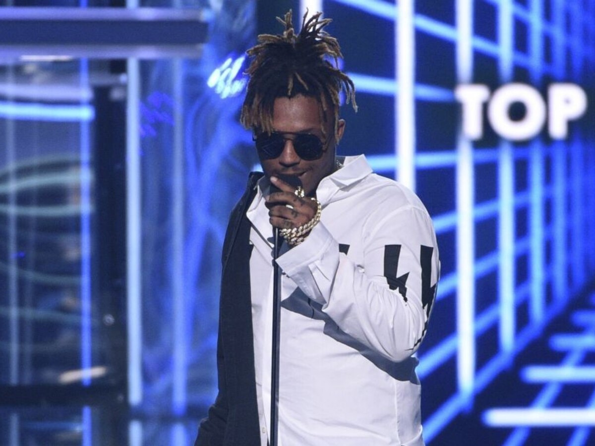 Na letisku zomrel za nejasných okolností mladý raper Juice WRLD