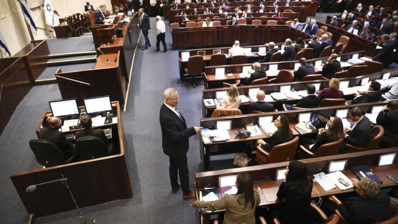 Vytvorenie koalície stroskotalo. Izrael si bude opäť voliť parlament