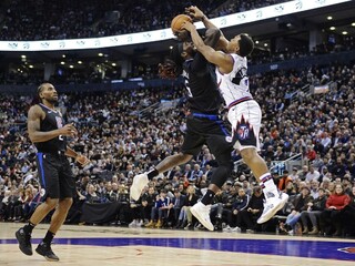NBA: Leonarda privítali v Toronte s nadšením, prevzal si prsteň