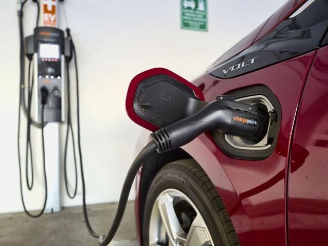 Registrácie na elektromobily zlyhali, spustia ich odznova