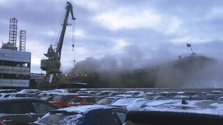 Ruskú lietadlovú loď zachvátil požiar, kapitán je nezvestný