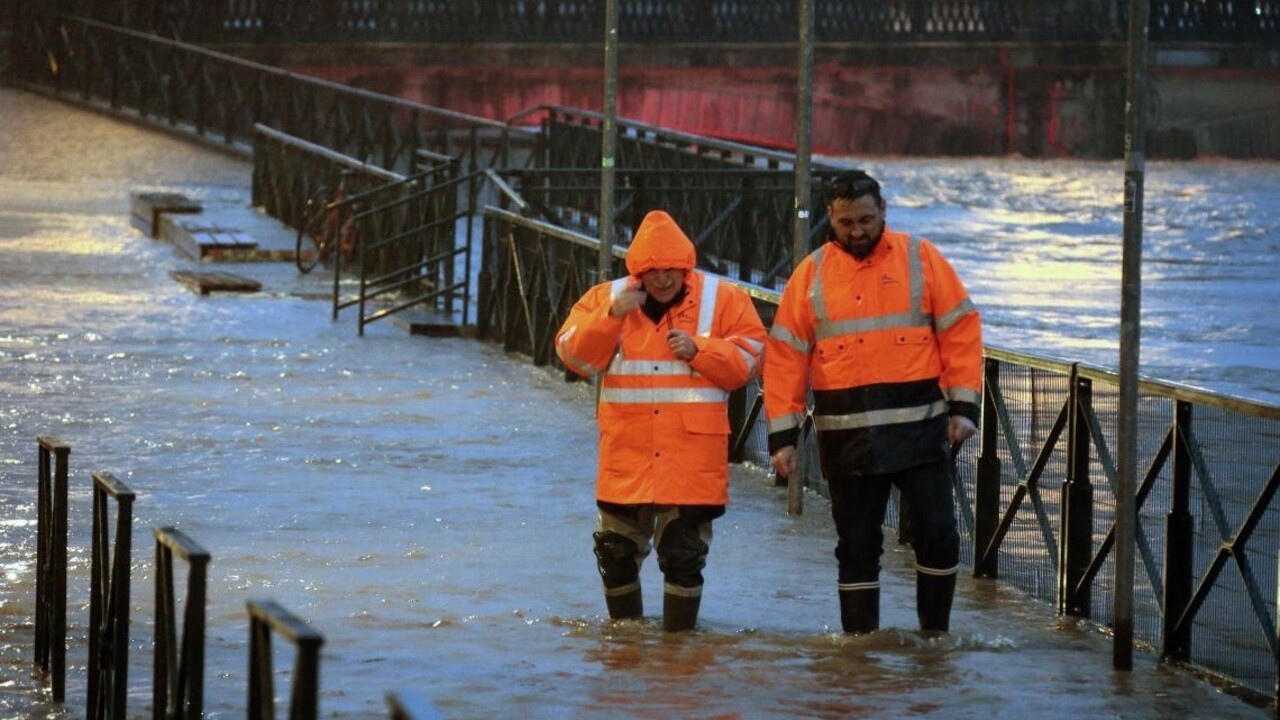 Po besnení vetra zostali domácnosti bez elektriny. Hlásia i obete
