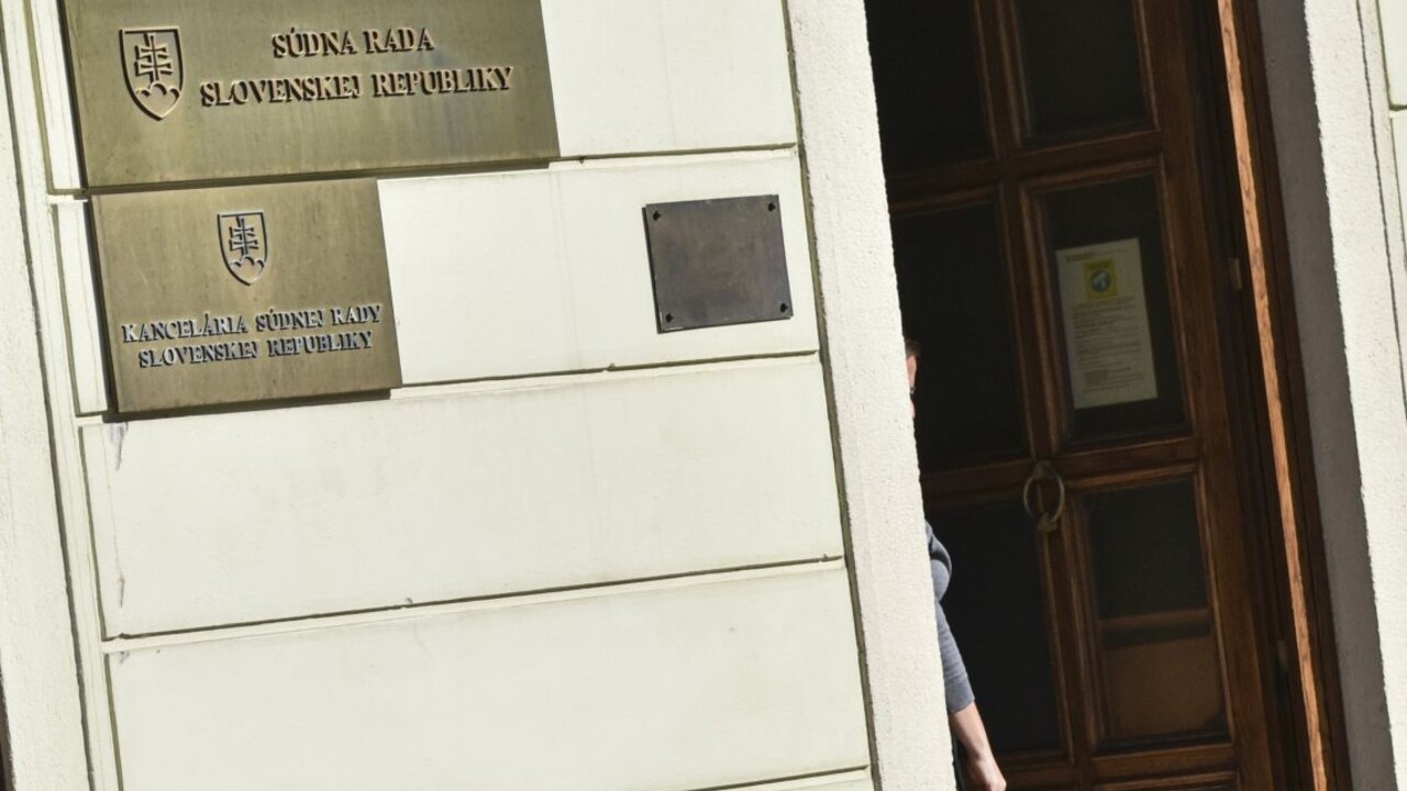 Jankovskej sestra vraj klamala, konverzácie z jej Threemy zmizli